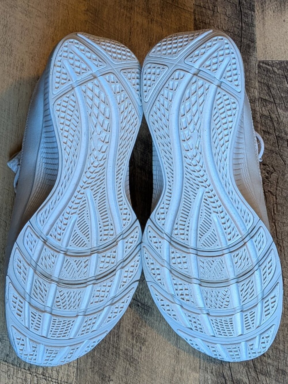 Nike LeBron TR 1 Phantom Mesh Basketball Shoes - Picture 6 of 8